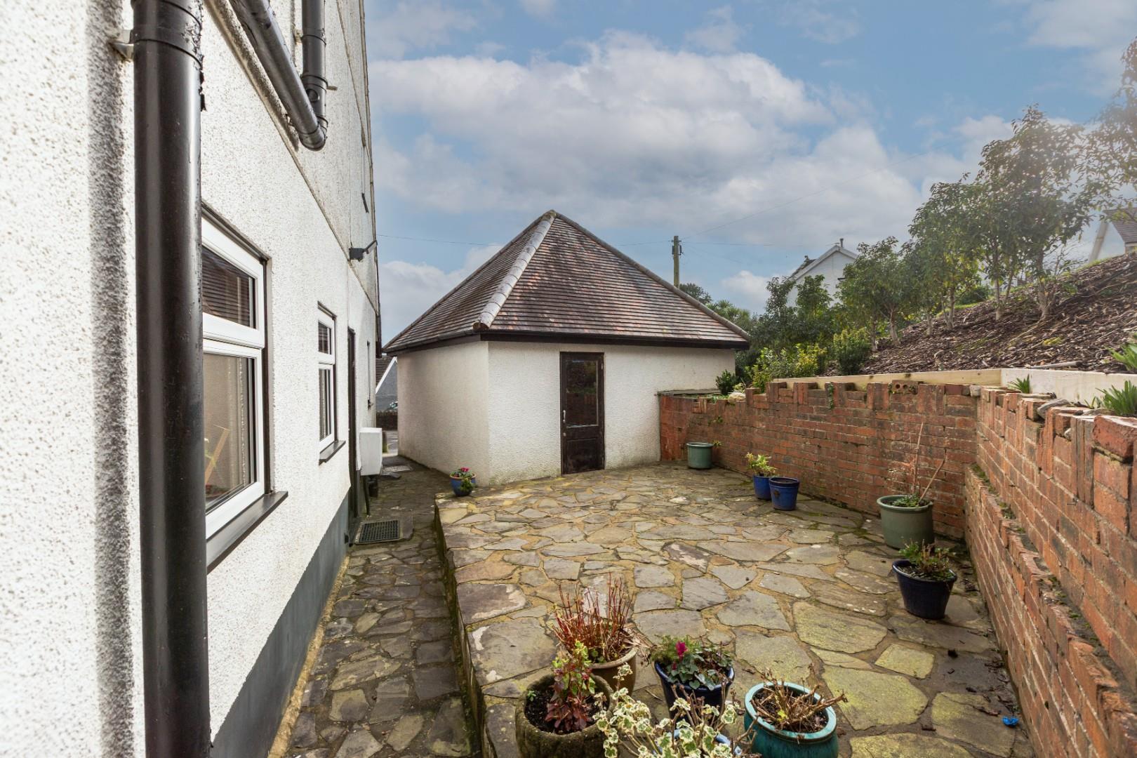 West Cross Lane, West Cross, Swansea, SA3 5LS